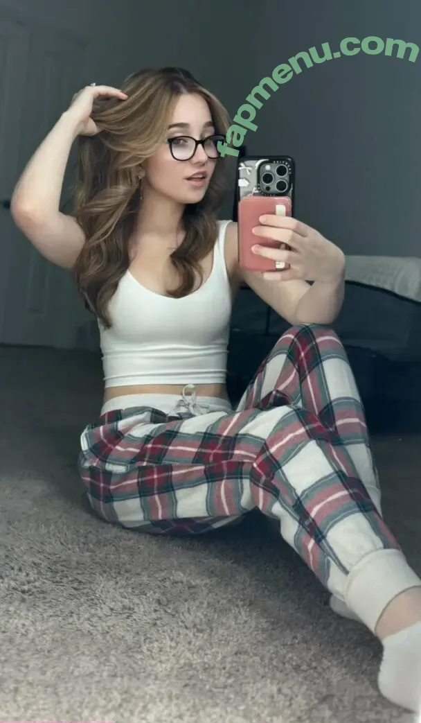 Lyssaurora nude photo #1495 (Lyssaurora)