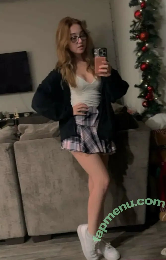 Lyssaurora nude photo #1520 (Lyssaurora)