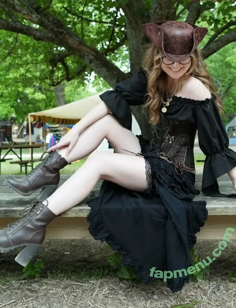 Lyssaurora nude photo #1529 (Lyssaurora)