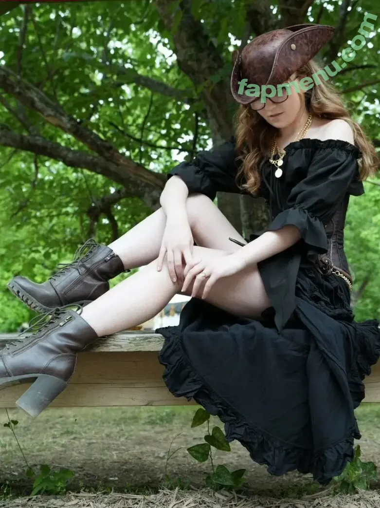 Lyssaurora nude photo #1531 (Lyssaurora)