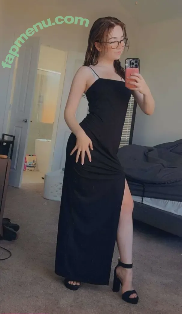 Lyssaurora nude photo #1541 (Lyssaurora)