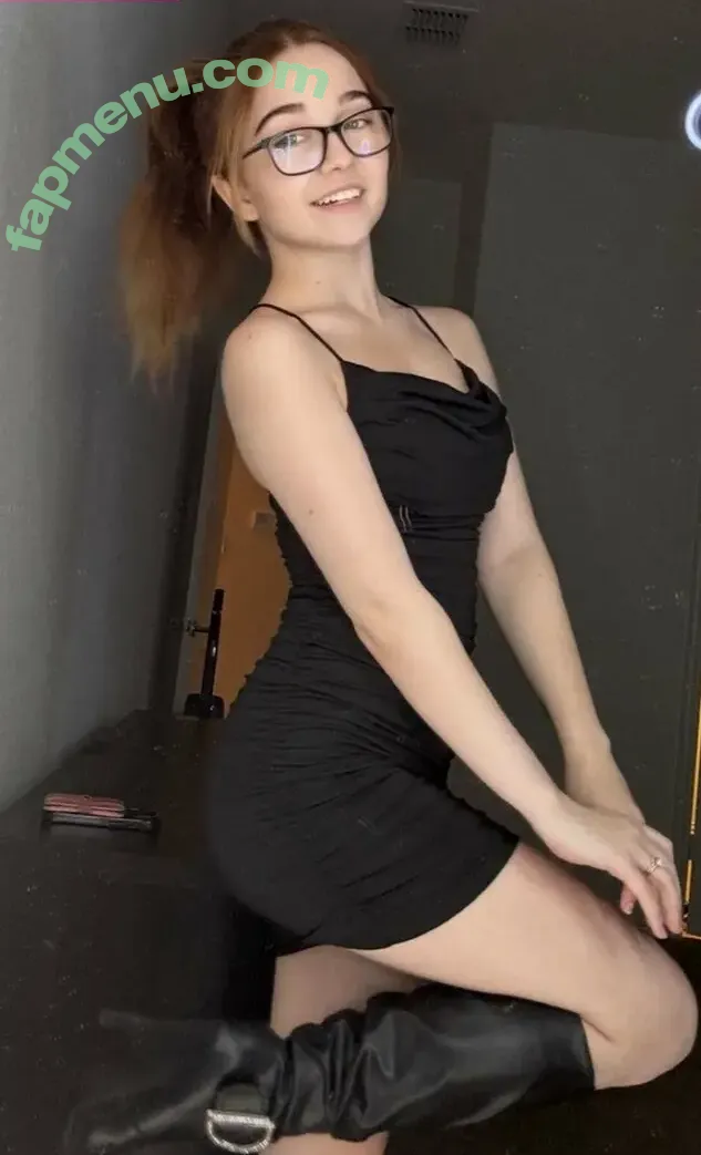 Lyssaurora nude photo #1544 (Lyssaurora)