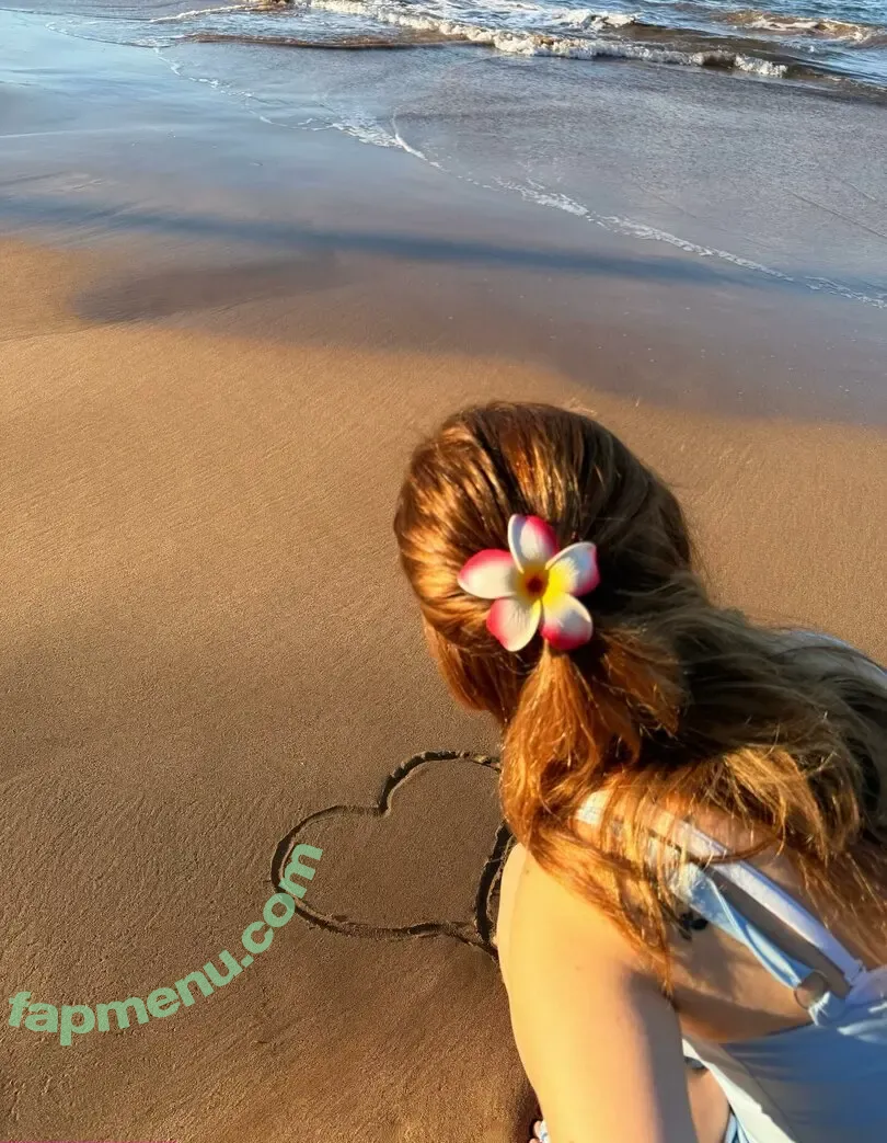 Lyssaurora nude photo #1549 (Lyssaurora)