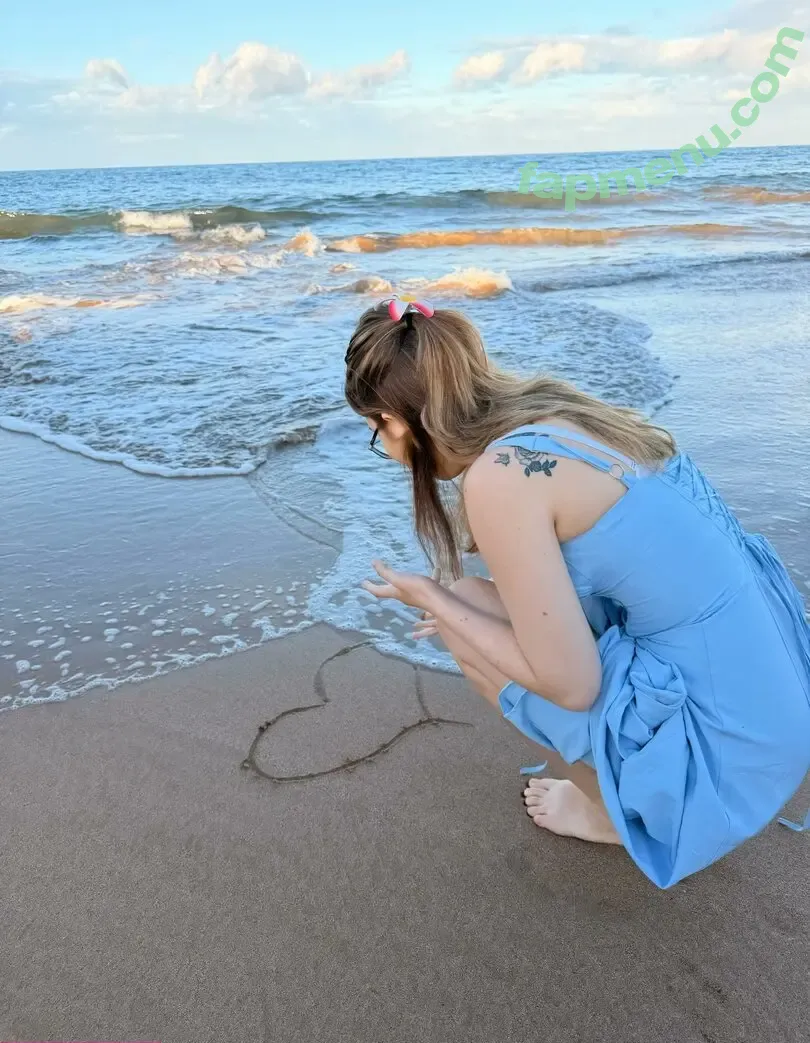 Lyssaurora nude photo #1557 (Lyssaurora)