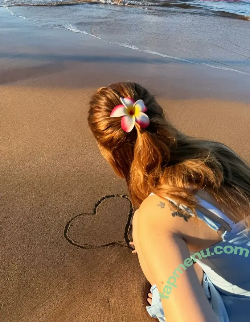 Lyssaurora nude photo #1558 (Lyssaurora)