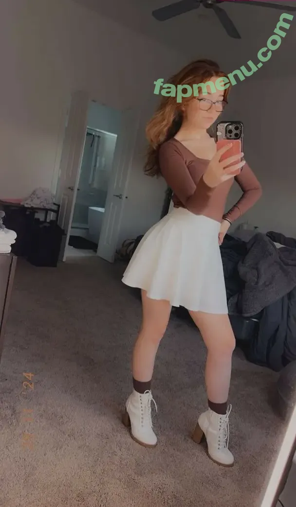 Lyssaurora nude photo #1590 (Lyssaurora)