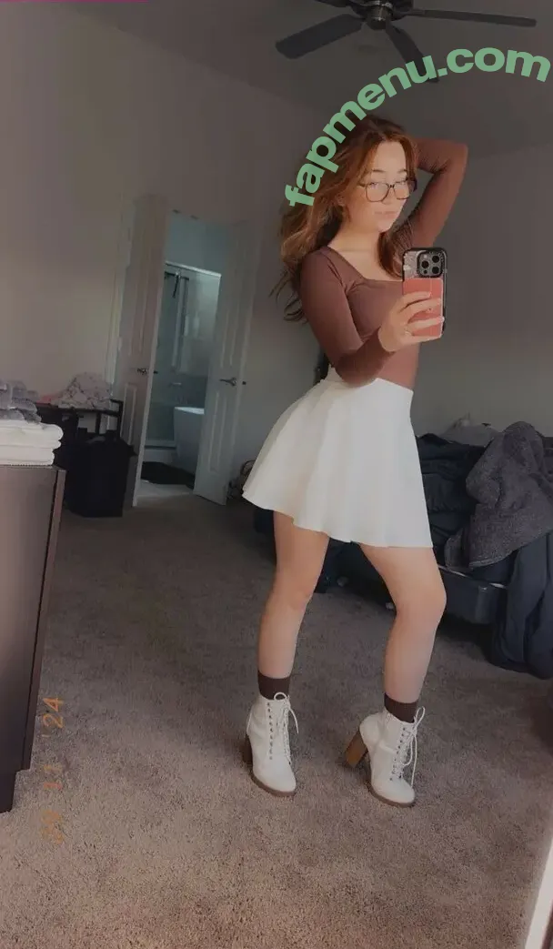 Lyssaurora nude photo #1591 (Lyssaurora)