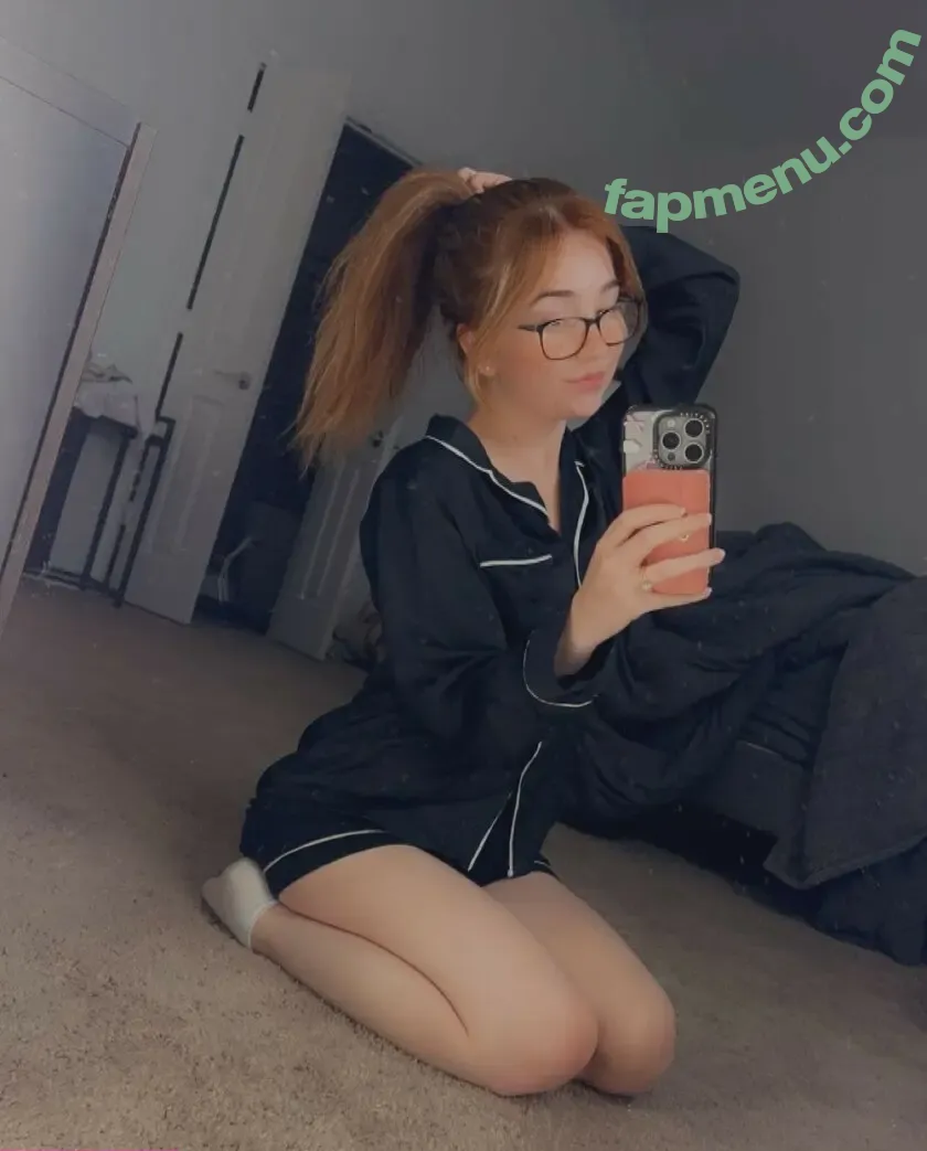 Lyssaurora nude photo #1596 (Lyssaurora)