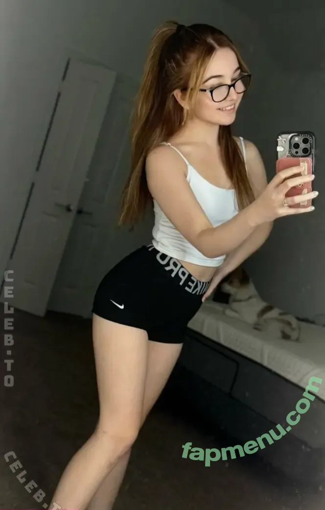 Lyssaurora nude photo #1603 (Lyssaurora)