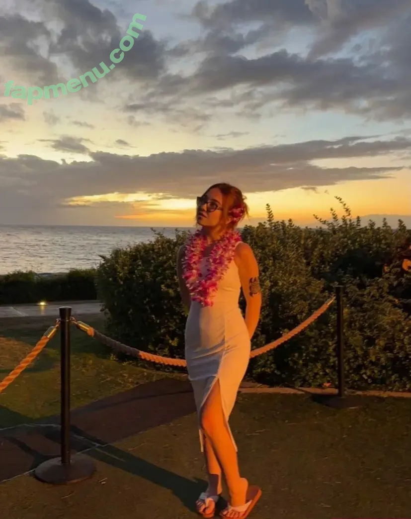 Lyssaurora nude photo #1658 (Lyssaurora)