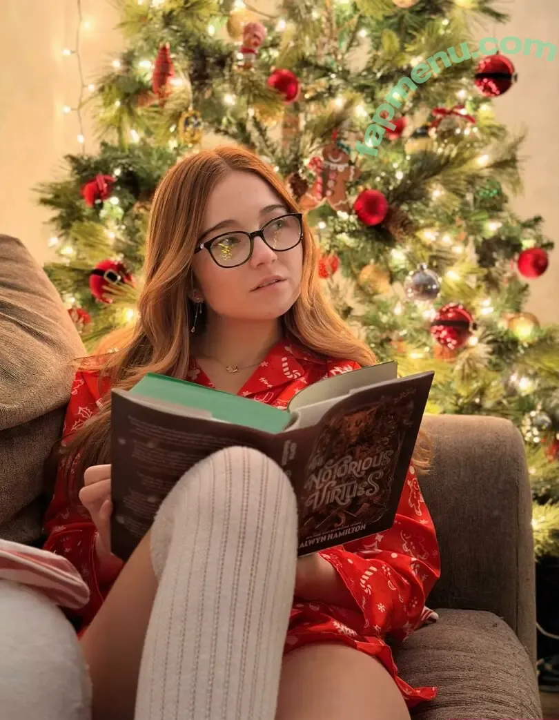 Lyssaurora nude photo #1714 (Lyssaurora)