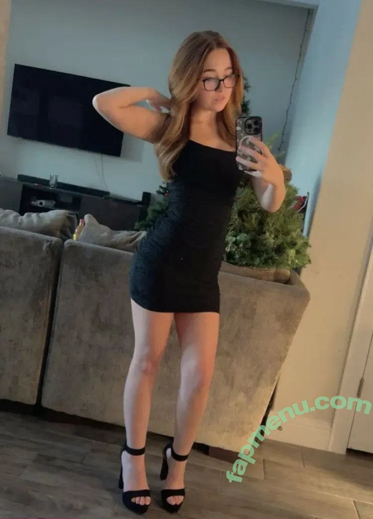 Lyssaurora nude photo #1780 (Lyssaurora)