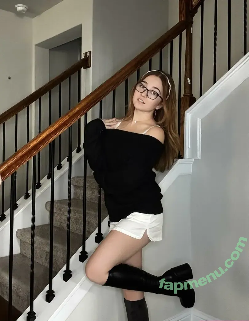 Lyssaurora nude photo #1808 (Lyssaurora)