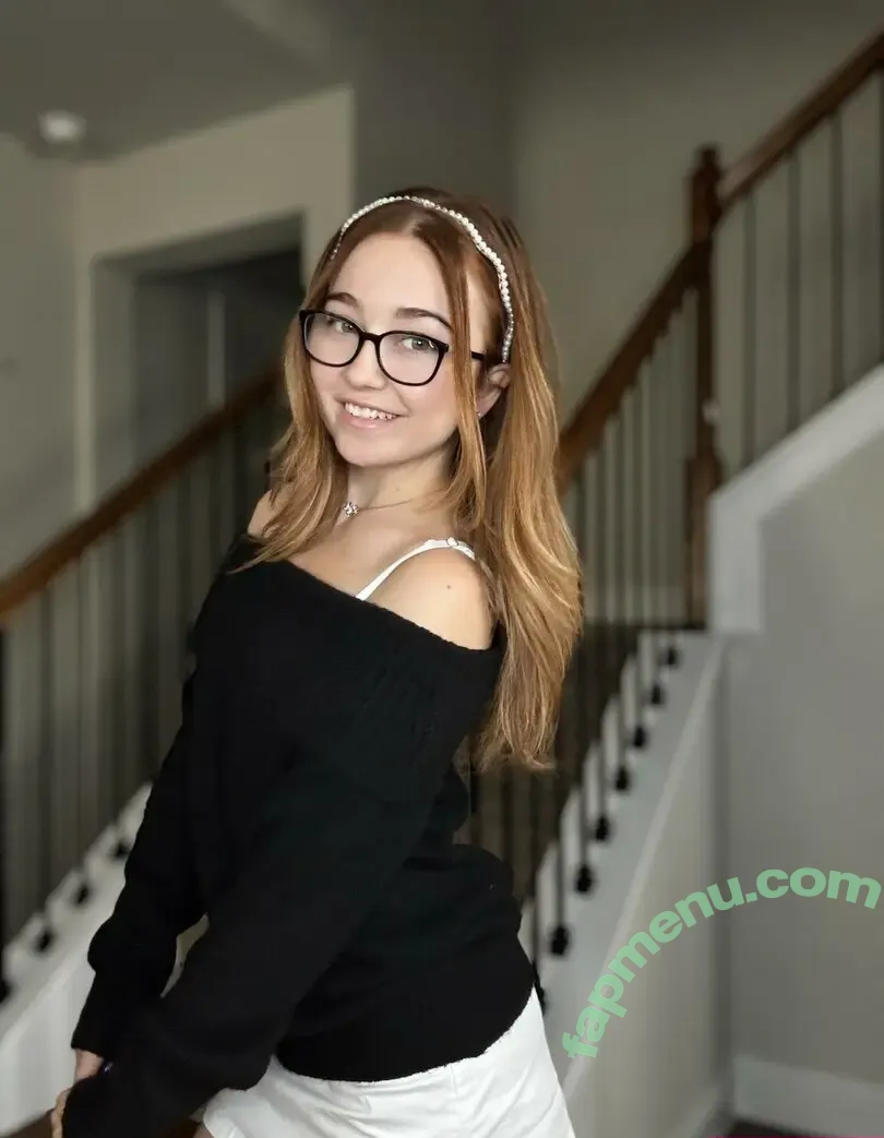 Lyssaurora nude photo #1813 (Lyssaurora)