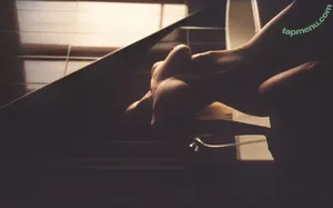 lyubovvomne / samadhi.amorr2 nude photo #2864