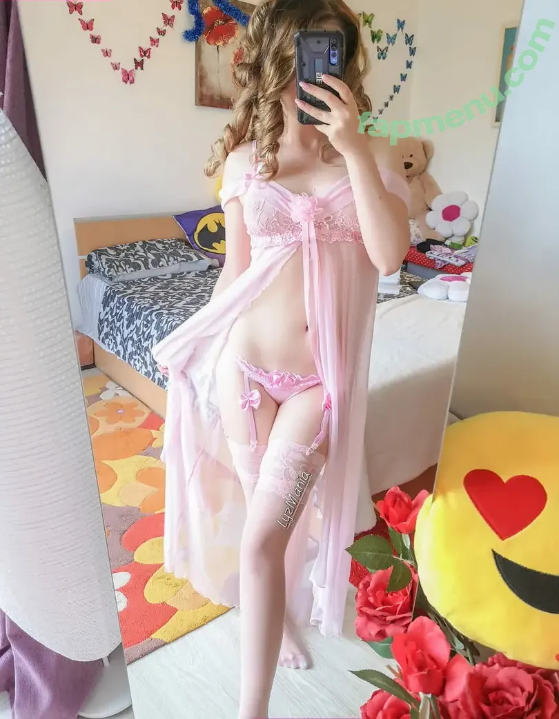 Lyzmania nude photo #0004 (lyzmania_)