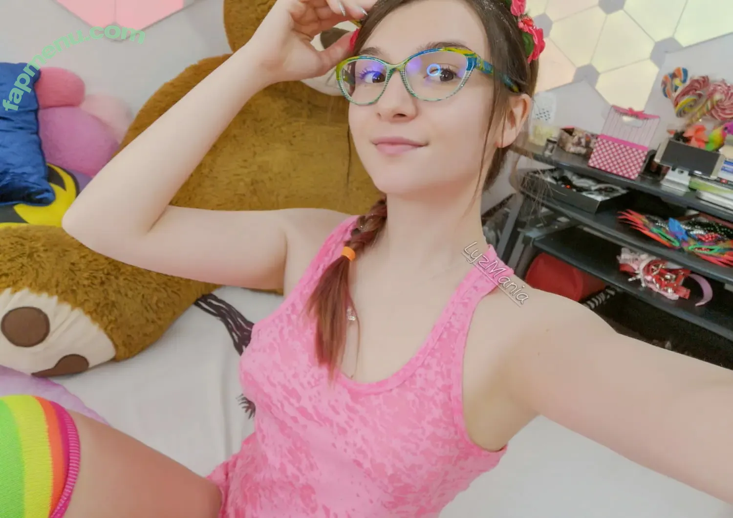 Lyzmania nude photo #0033 (lyzmania_)