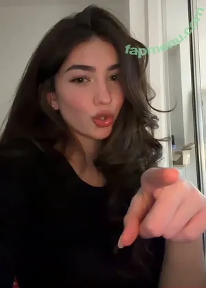 Lyzzahh / lizaseri / ugh_liza nude photo #0117