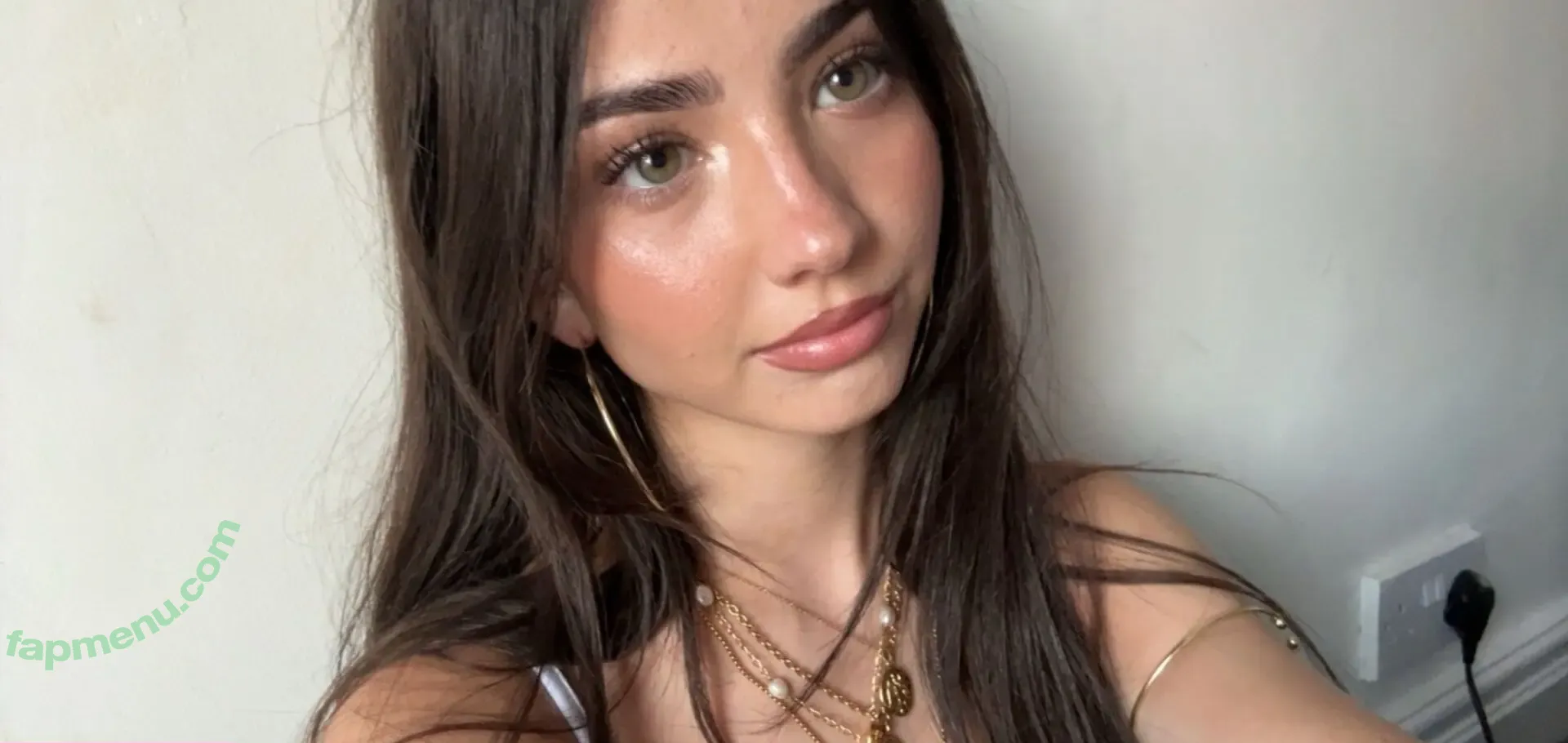 Lyzzahh nude photo #0011 (lizaseri / ugh_liza)