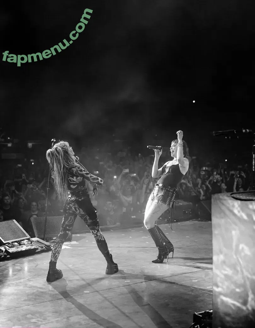 Lzzy Hale nude photo #0089 (officiallzzyhale)