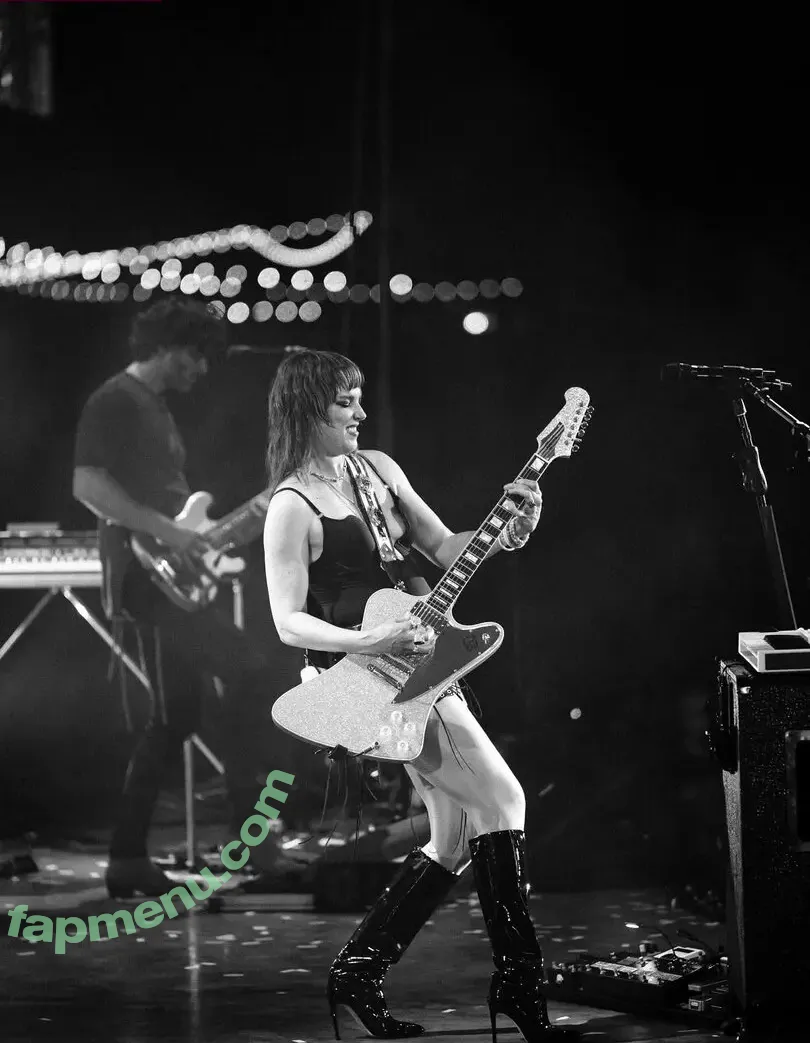 Lzzy Hale nude photo #0092 (officiallzzyhale)