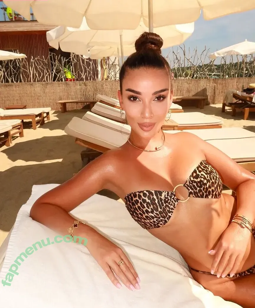 _m_a_d_l_e_n nude photo #0007 (Madlen Mamadaliyeva)