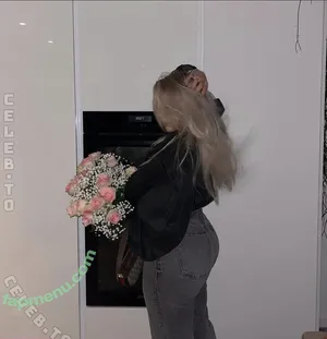 M.aaraaaa / marawig nude photo #0004