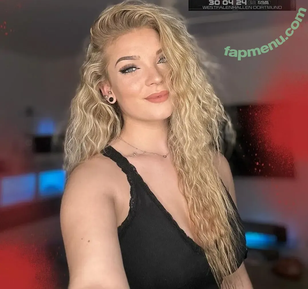 m_ellixx nude photo #0040 (m_ellixx)