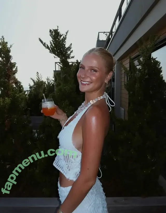 m00bie nude photo #0020 (Maddie Schrader / maddieschrader3)
