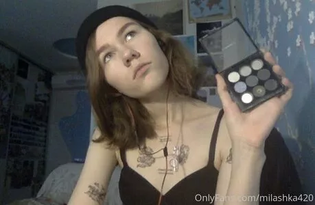 m00nscorpio / ezonmjames / miamoonscorpio nude photo #0004