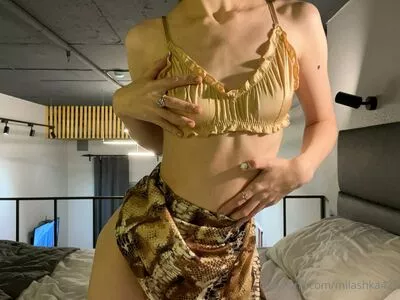 m00nscorpio / ezonmjames / miamoonscorpio nude photo #0029