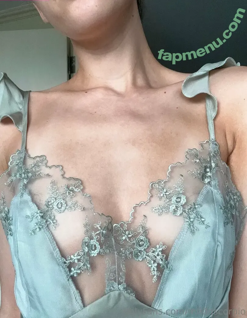 m00nscorpio nude photo #0206 (ezonmjames / miamoonscorpio)