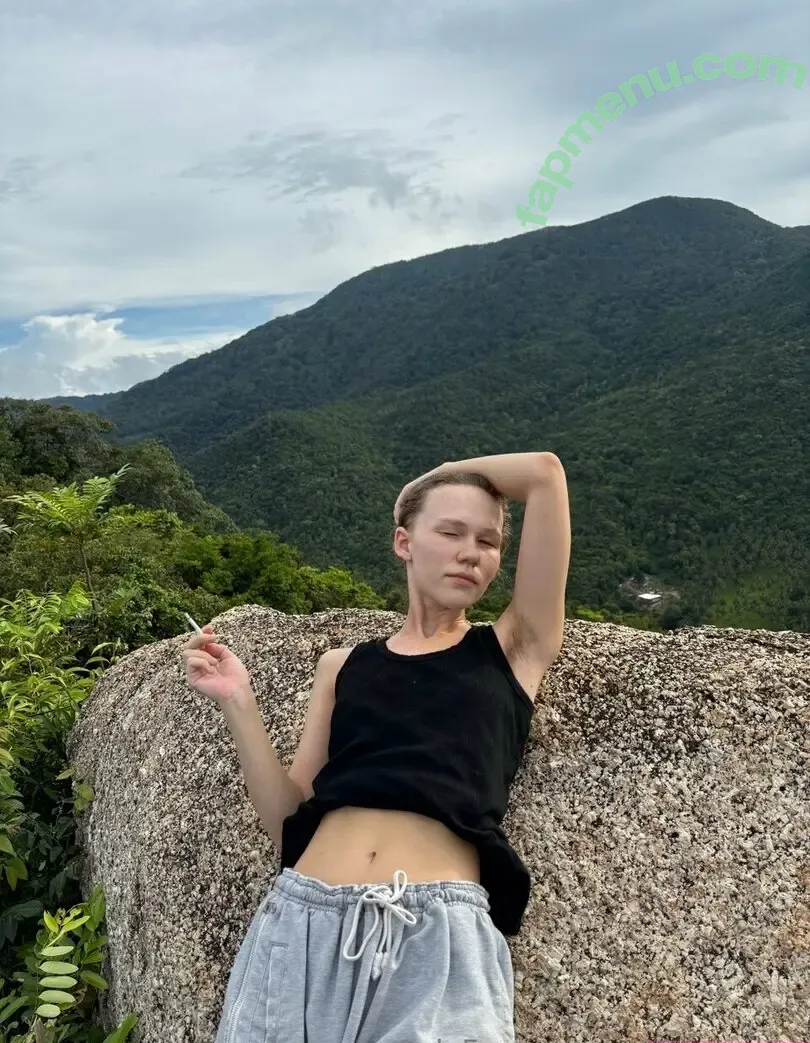 m00nscorpio nude photo #0207 (ezonmjames / miamoonscorpio)