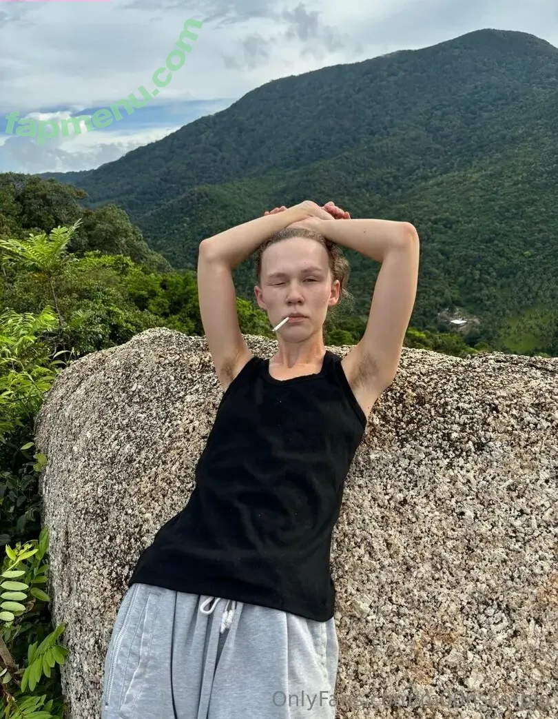 m00nscorpio nude photo #0208 (ezonmjames / miamoonscorpio)