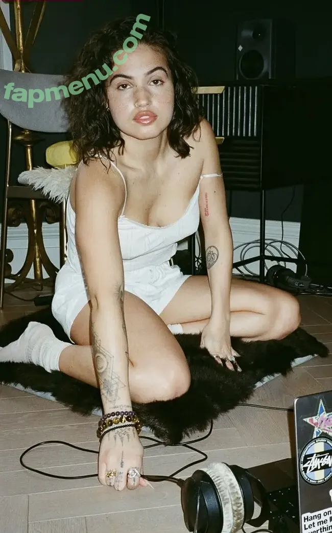 Mabel nude photo #0043 (Mabel)