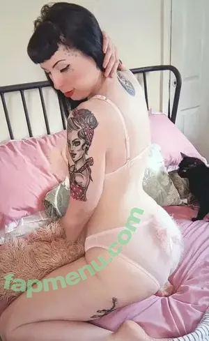 Macabrebxby nude photo #0001