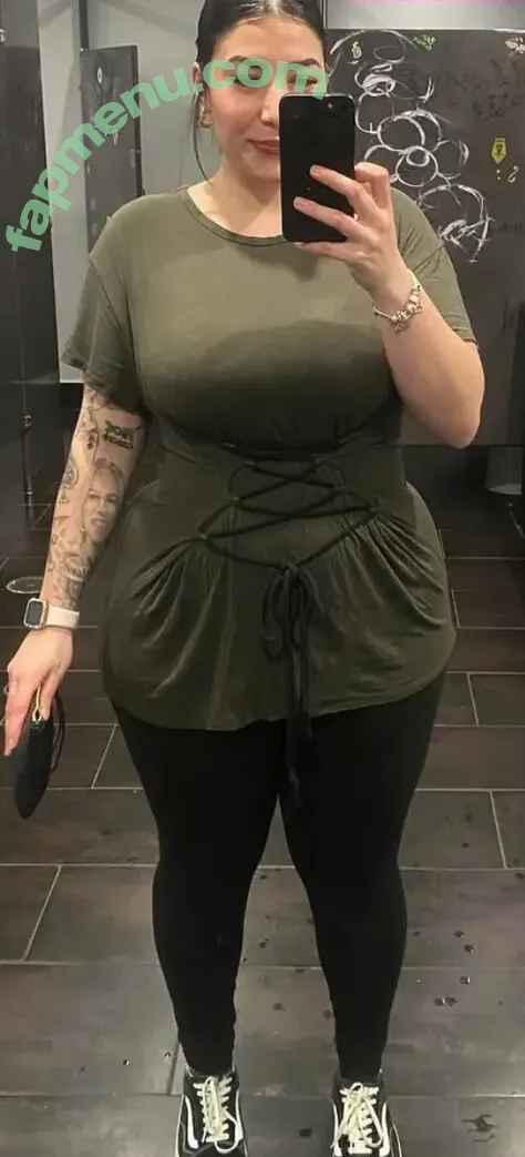 macaronimicaela nude photo #0016 (mothertruckermicaela)