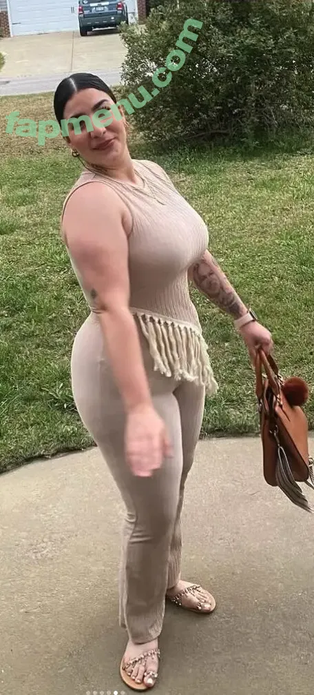macaronimicaela nude photo #0019 (mothertruckermicaela)
