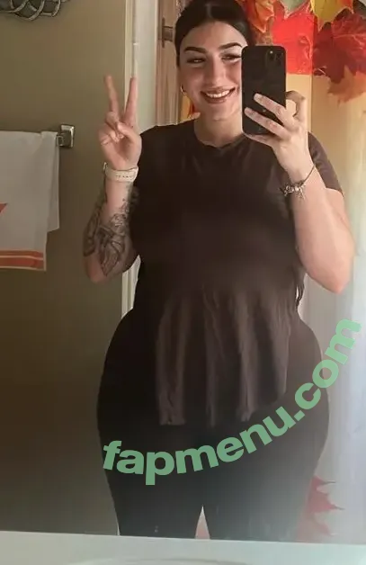 macaronimicaela nude photo #0022 (mothertruckermicaela)