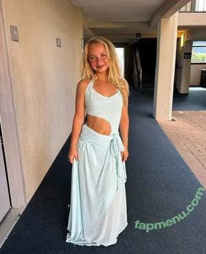 macimccarley / maci-carter nude photo #0082