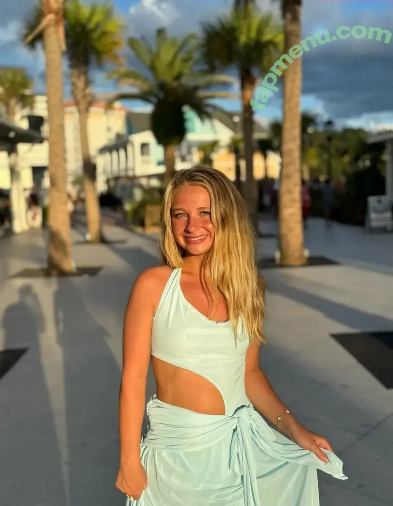 macimccarley nude photo #0079 (maci-carter)