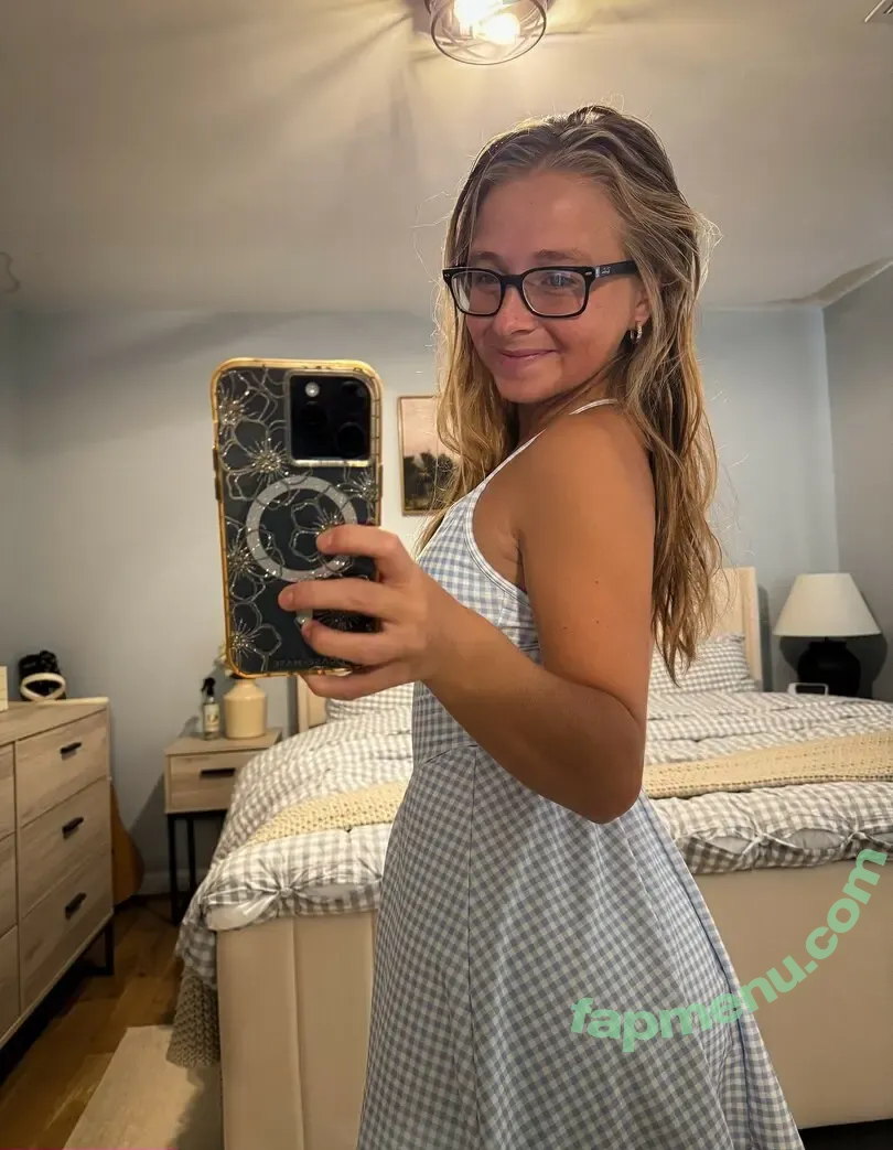 macimccarley nude photo #0094 (maci-carter)