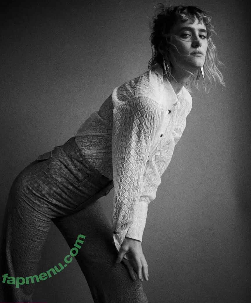 Mackenzie Davis nude photo #0021 (carolinedavis / tmackenziedavis)