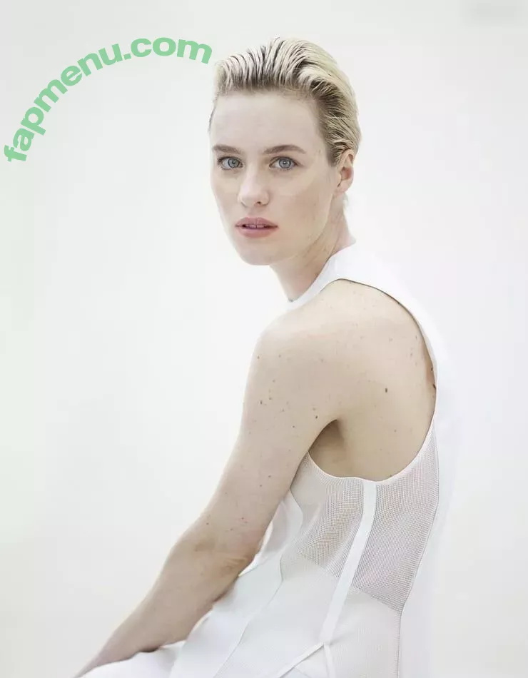 Mackenzie Davis nude photo #0044 (carolinedavis / tmackenziedavis)