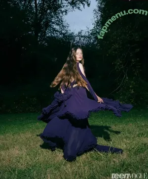 Mackenzie Foy / mackenziefoy nude photo #0092