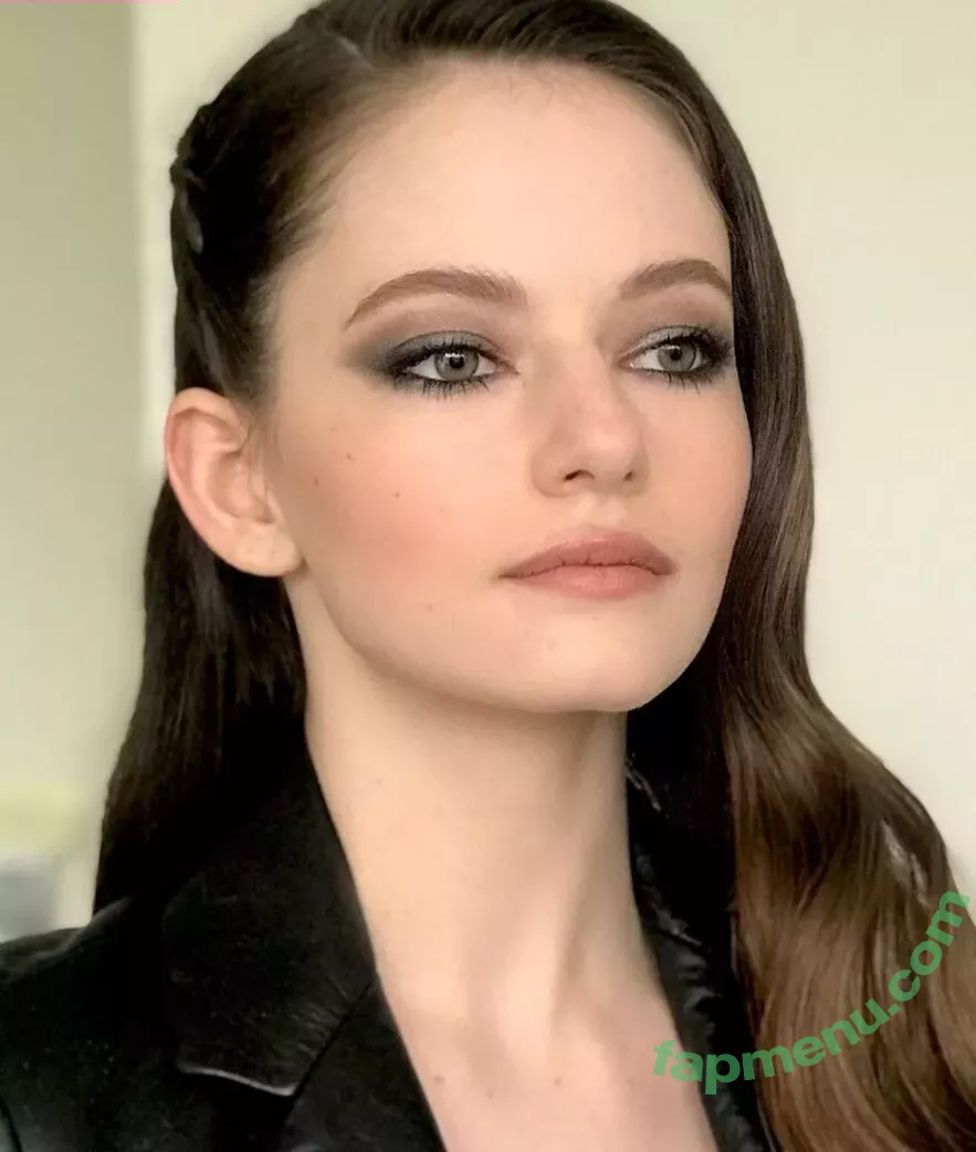 Mackenzie Foy nude photo #0011 (mackenziefoy)