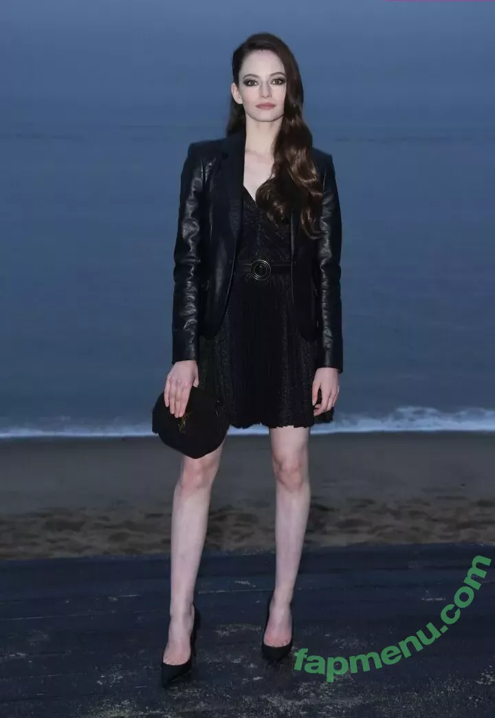 Mackenzie Foy nude photo #0015 (mackenziefoy)