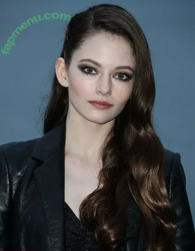 Mackenzie Foy nude photo #0016 (mackenziefoy)