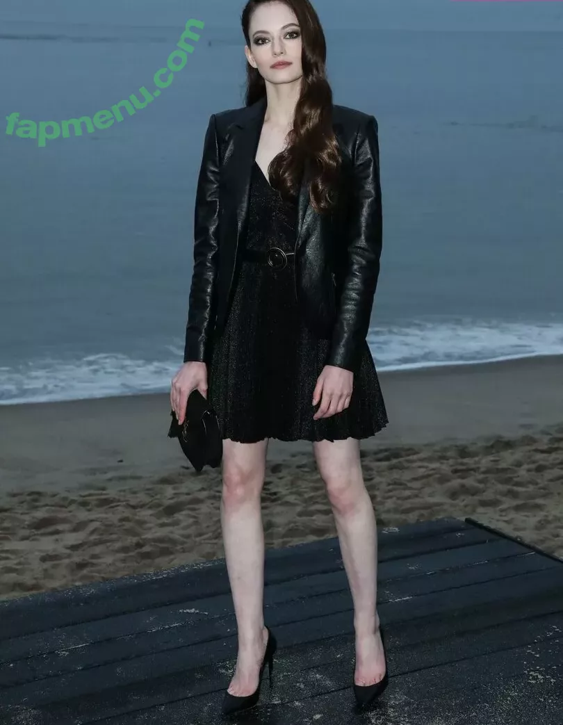 Mackenzie Foy nude photo #0022 (mackenziefoy)