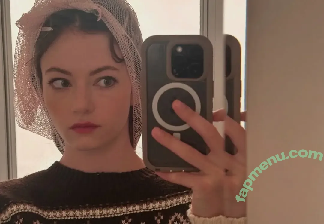 Mackenzie Foy nude photo #0089 (mackenziefoy)